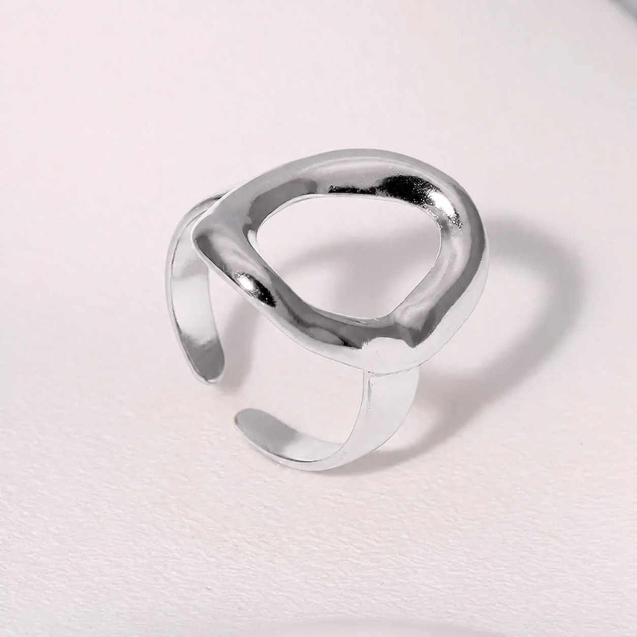 „OVAL“ RING