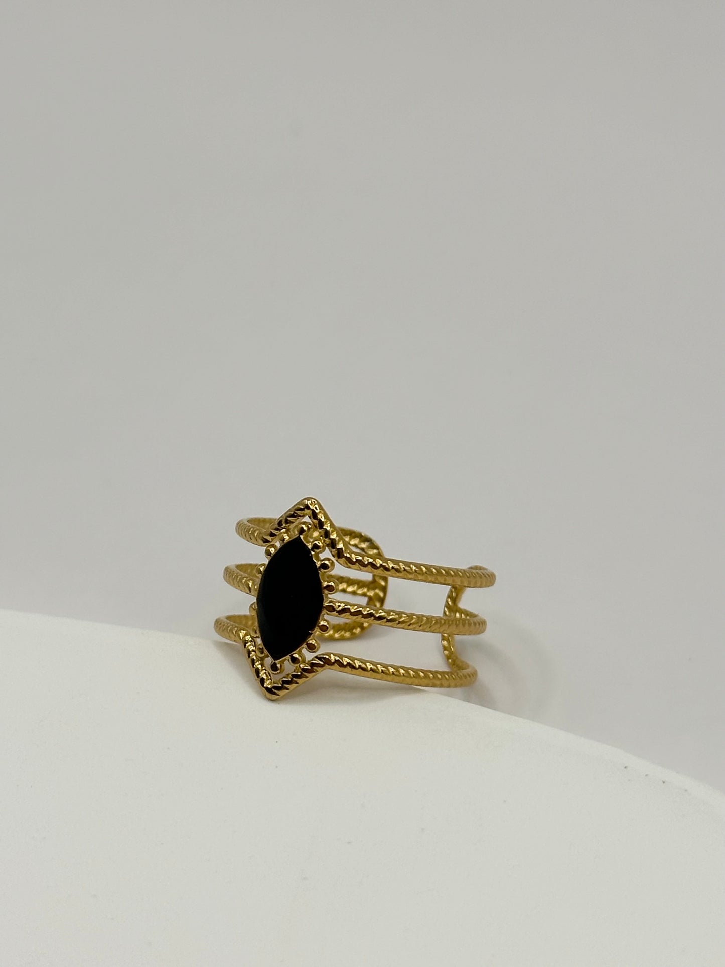 BLACK EYE RING